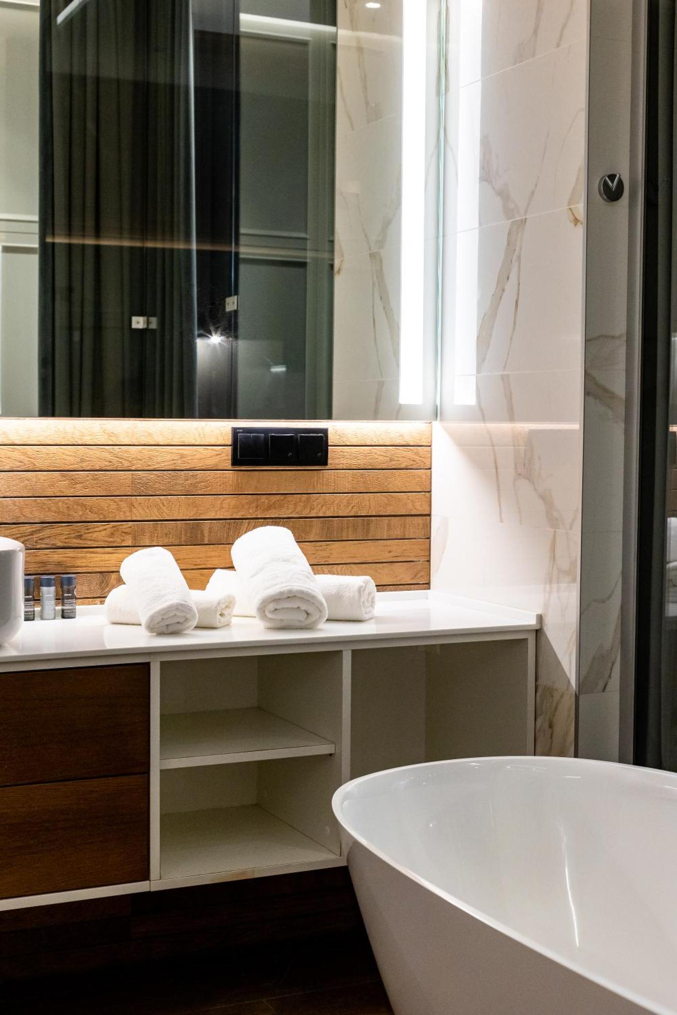 Doroshenka Premium Apartments Lviv Luaran gambar